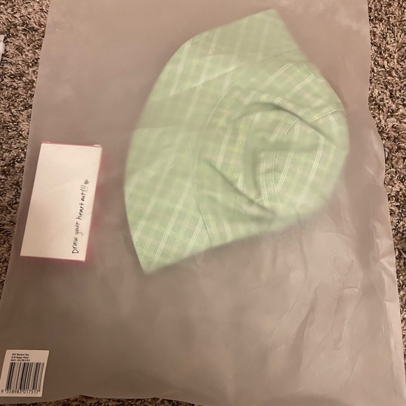 Lack of Color NWT Devon Lee Carlson Collaboration Green Plaid/Beige Bucket Hat - Picture 12 of 15
